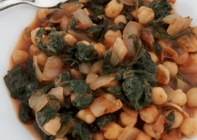 GARBANZOS CON ESPINACAS Y TOMATE