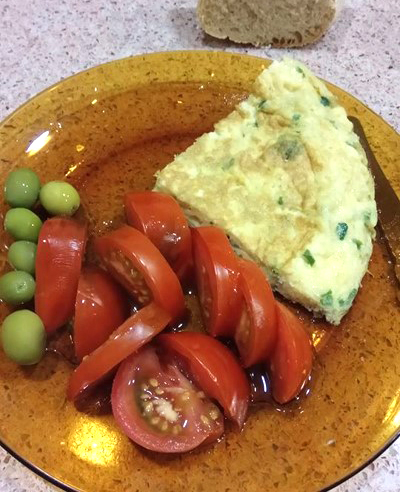 TORTILLA FRANCESA CON AJO Y PEREJIL