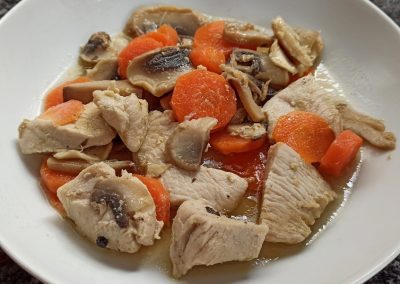 GUISO DE POLLO CON CHAMPIÑÓN Y ZANAHORIA