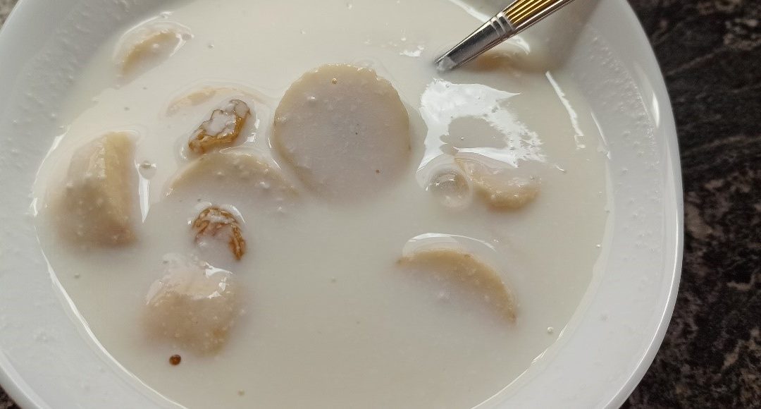 KEFIR CON PLÁTANOS Y PASAS