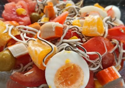 ENSALADA DE GULAS Y NARANJA