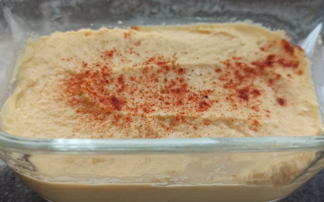 HUMMUS DE GARBANZOS CON PIÑONES