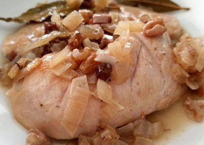 PAVO A LA SIDRA CON NUECES Y PASAS