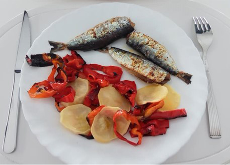 SARDINAS CON PATATAS PANADERAS