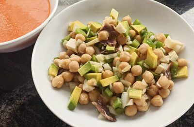 ENSALADA DE GARBANZOS CON VINAGRETA DE LIMÓN