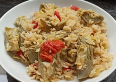 ARROZ CON ALCACHOFAS Y PIMIENTO ROJO ASADO