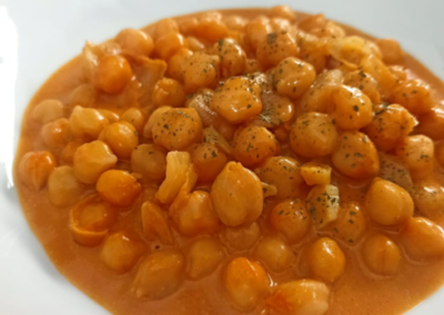 GARBANZOS AL CURRY