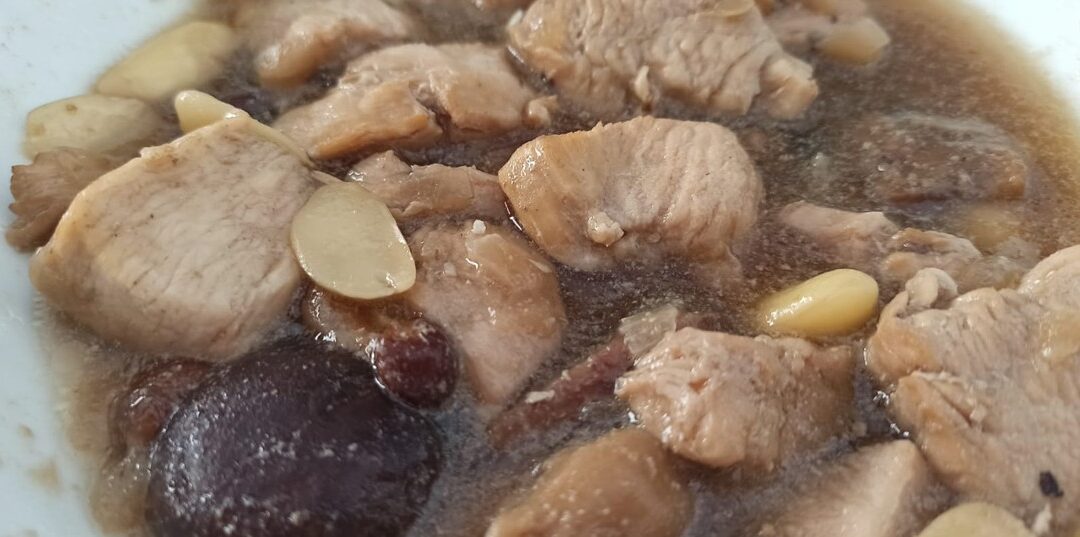 POLLO CON ALMENDRAS Y SETAS