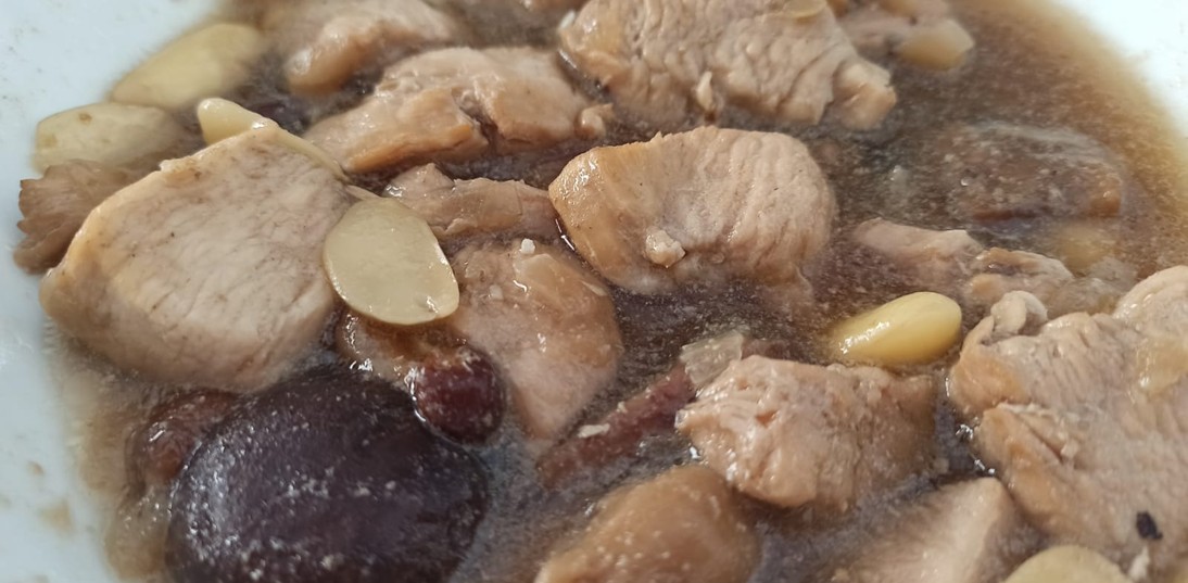 pollo con almendras y setas POLLO CON ALMENDRAS Y SETAS