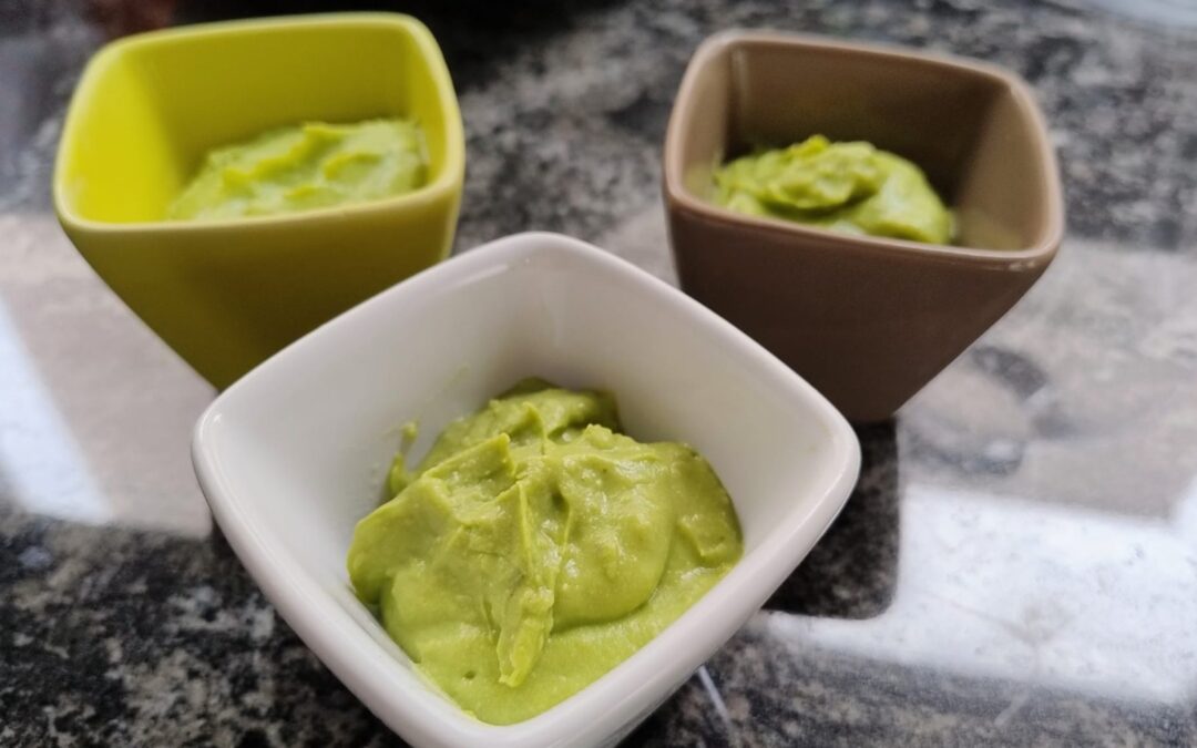 MAHONESA DE AGUACATE CON HUEVO COCIDO