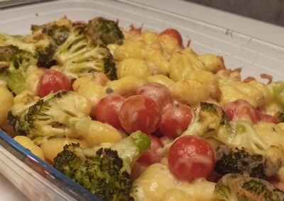 GARBANZOS CON GNOCCHIS, QUESO Y VERDURA